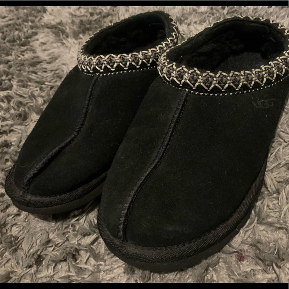 Black Ugg Slippers
